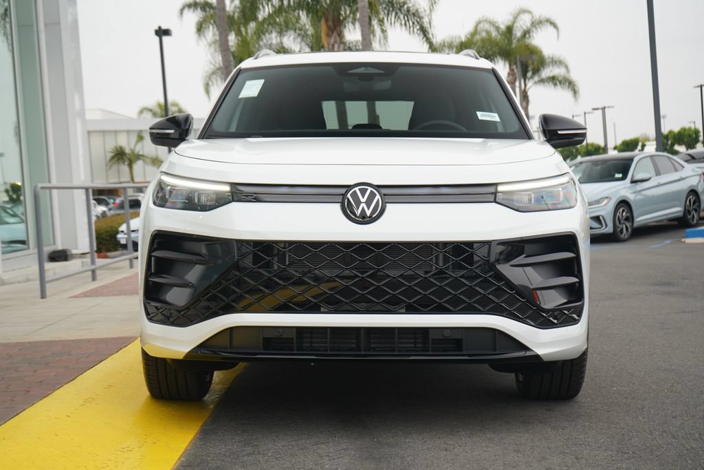 New 2026 Volkswagen Tiguan SE R-Line FWD image 5