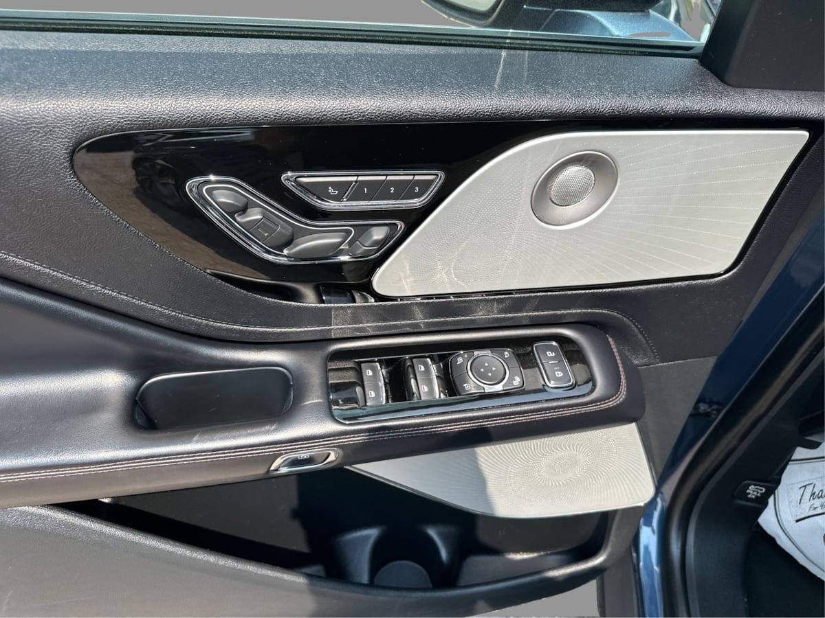 Used 2020 Lincoln Aviator Reserve w/ Equipment Group 202A AWD/4WD image 25