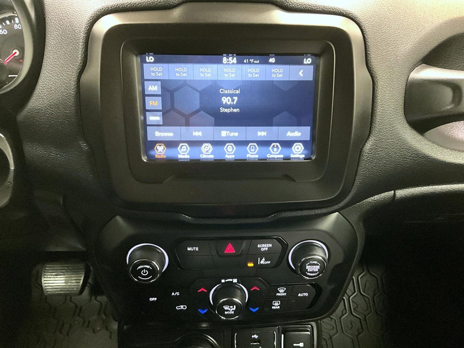 Used 2021 Jeep Renegade Latitude AWD/4WD image 14