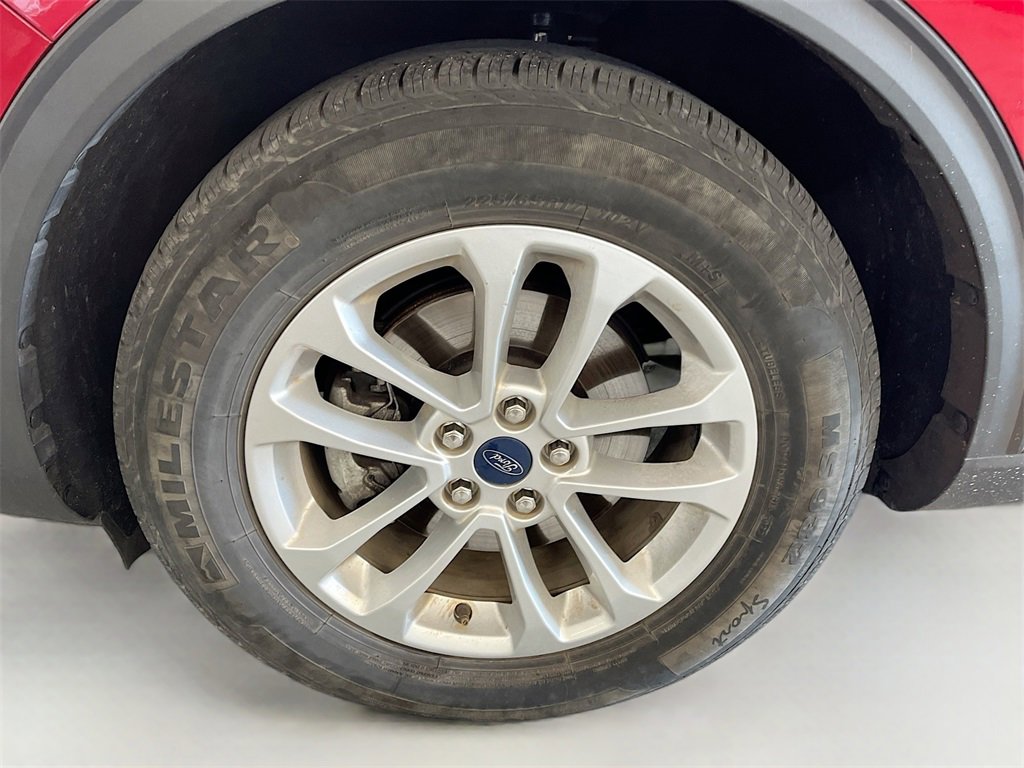 Used 2022 Ford Escape SE w/ SE Sport Appearance Package image 29
