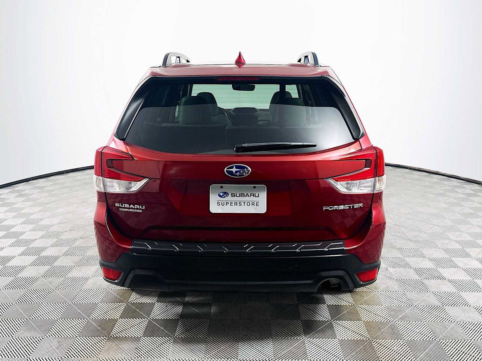 Used 2020 Subaru Forester Premium AWD/4WD image 6