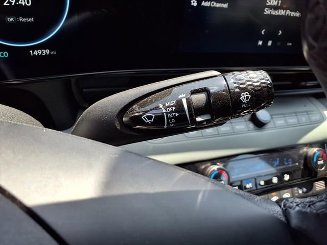 Used 2025 Hyundai Elantra Limited image 12