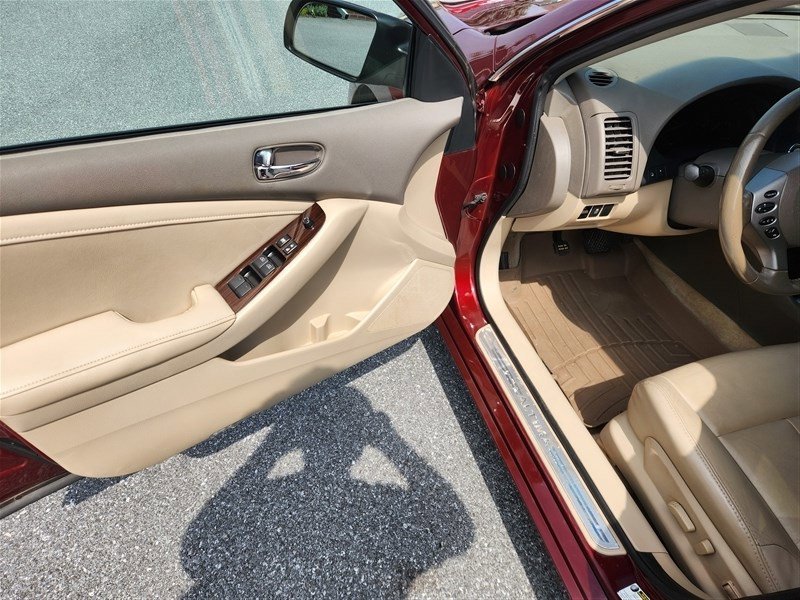 Used 2012 Nissan Altima 2.5 SL w/ Convenience Pkg image 12