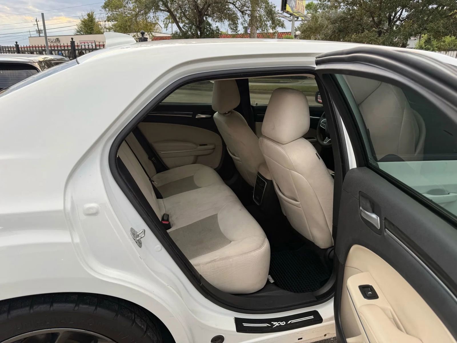 Used 2022 Chrysler 300 Touring w/ Sport Appearance Package RWD image 20