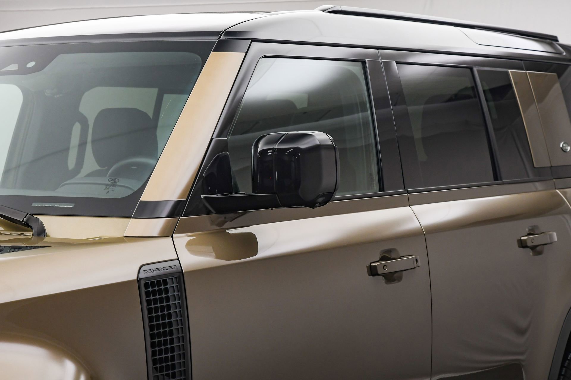 Used 2024 Land Rover Defender 110 S image 10