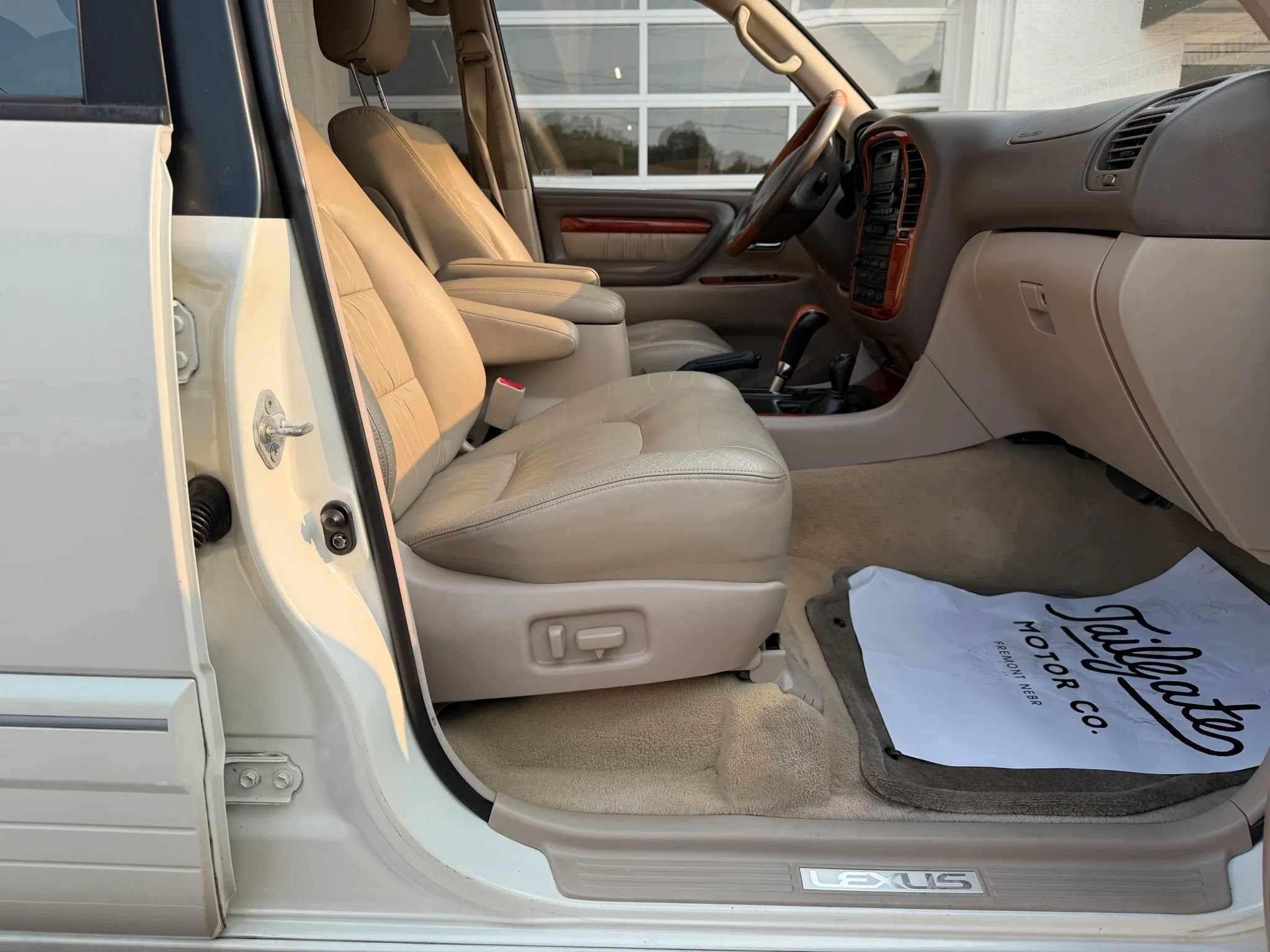 Used 2000 Lexus LX 470 4WD image 21