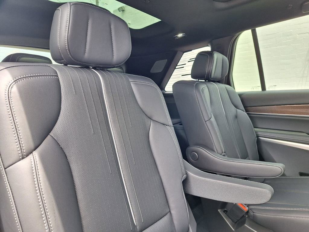 New 2026 Cadillac Vistiq Luxury image 31