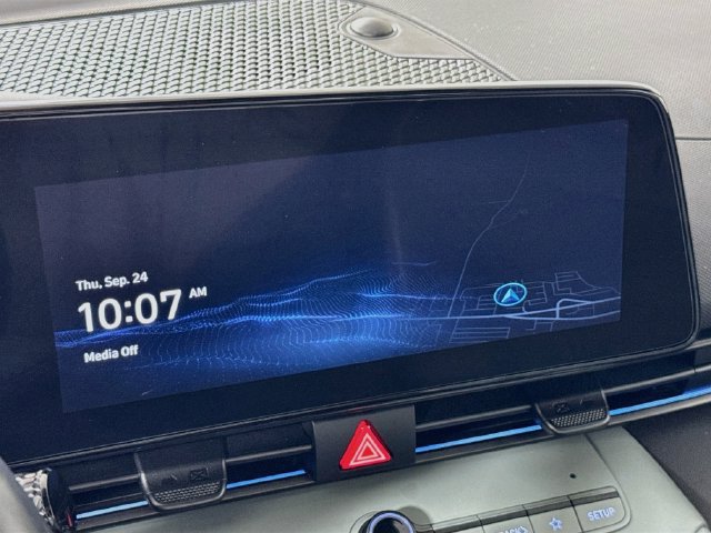 Certified 2025 Hyundai Elantra Limited FWD image 18