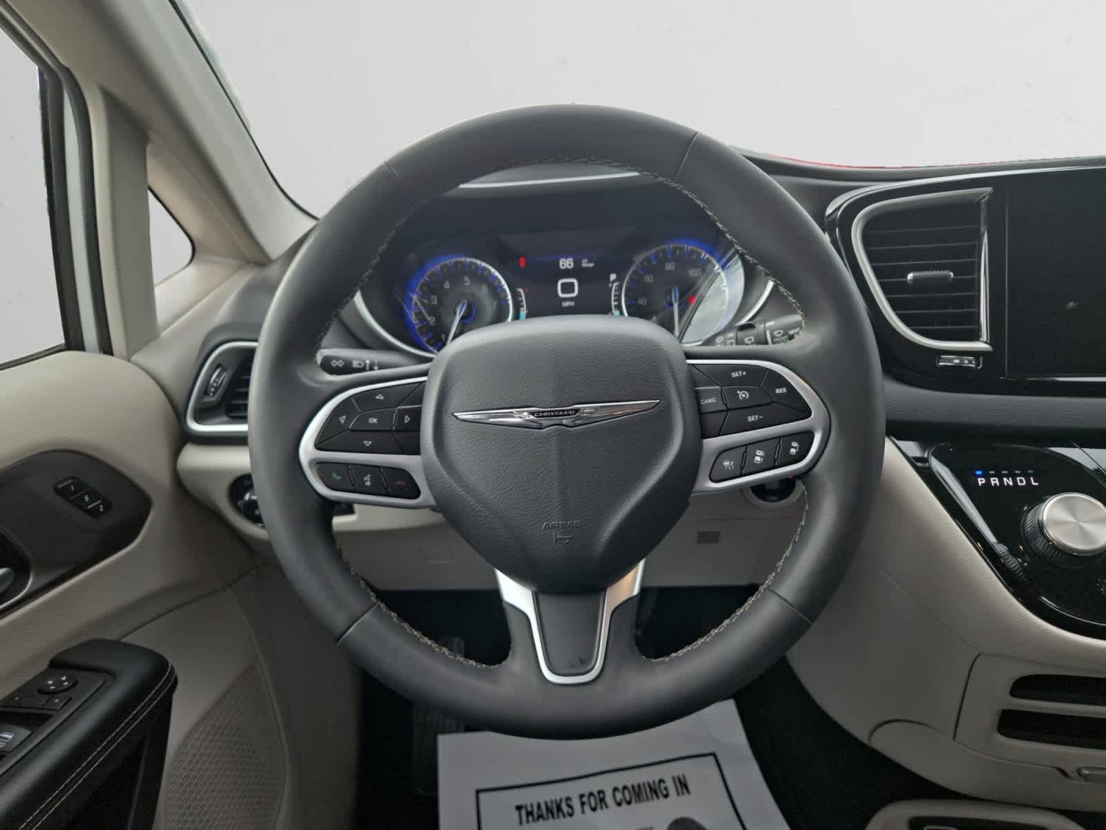 Used 2024 Chrysler Pacifica Touring-L FWD image 12