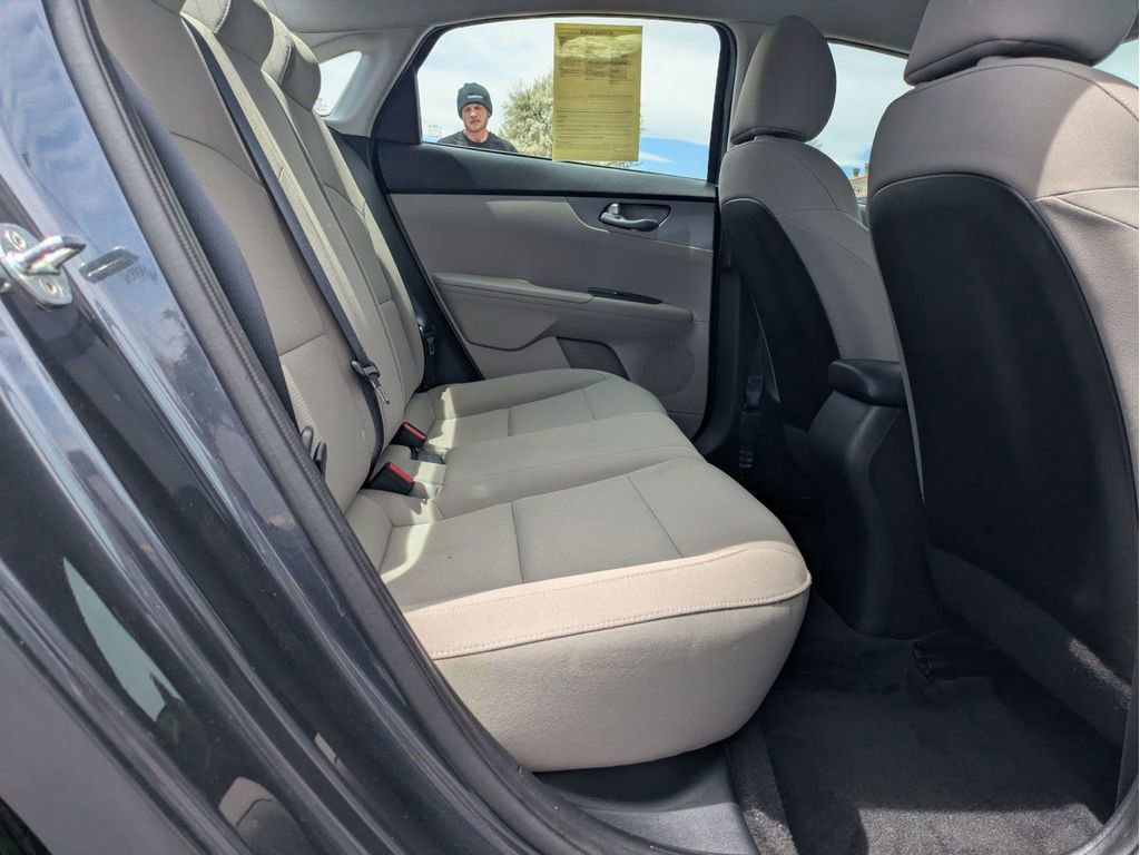 Used 2020 Kia Forte LXS FWD image 33