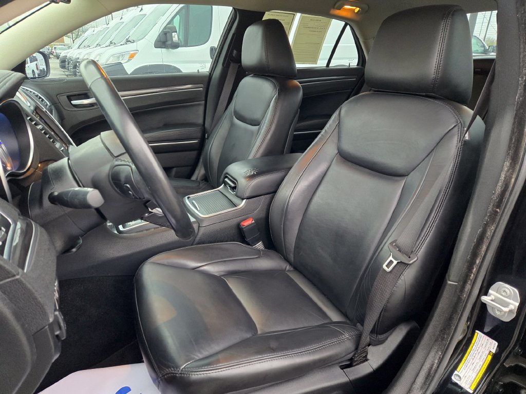 Used 2022 Chrysler 300 Touring L AWD/4WD image 15