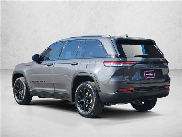 Used 2024 Jeep Grand Cherokee Altitude AWD/4WD image 6