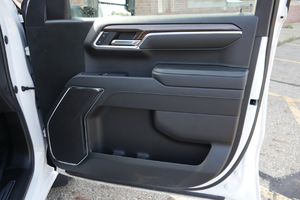 Used 2023 Chevrolet Silverado 1500 LT AWD/4WD image 11