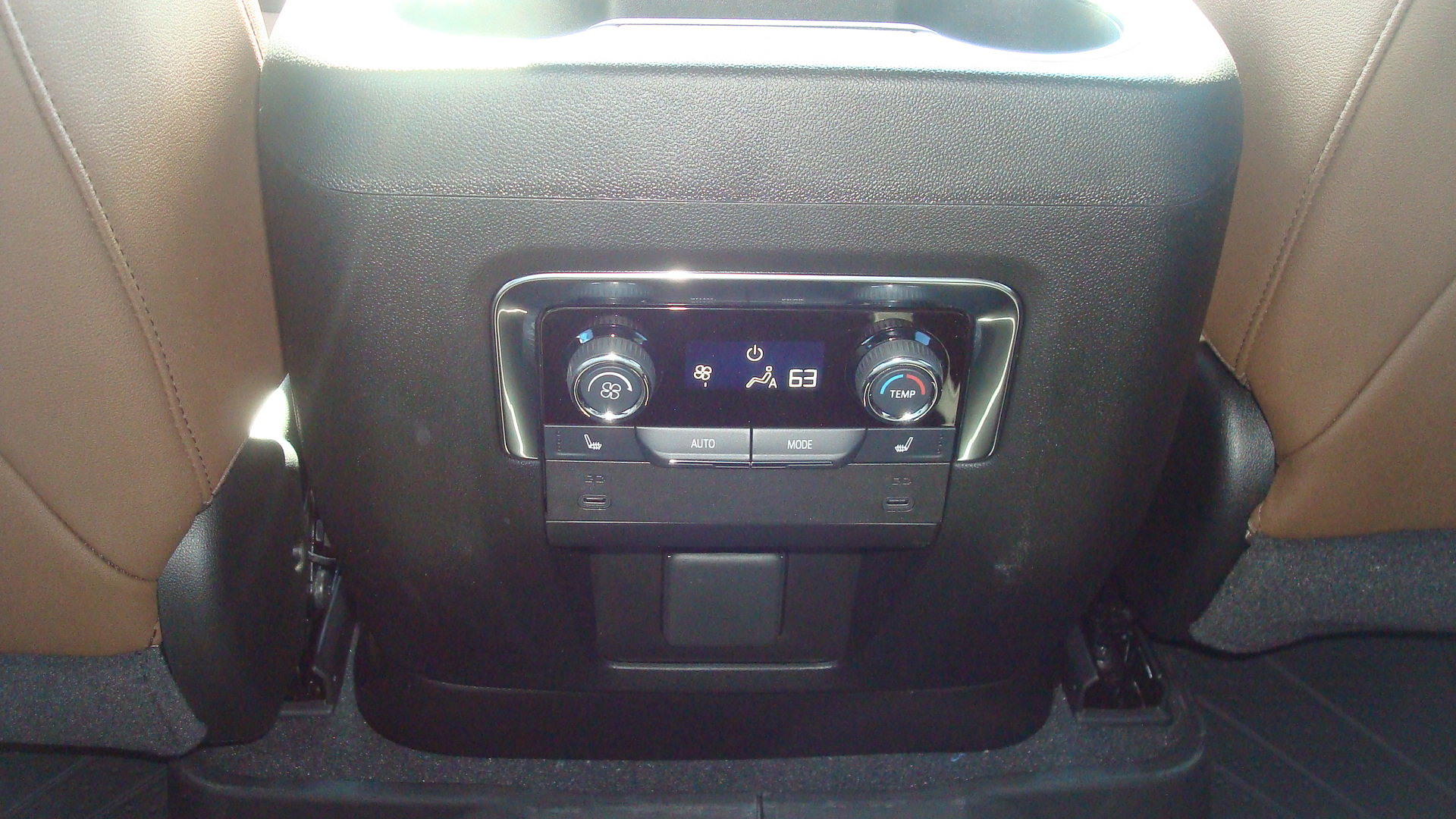 New 2026 Chevrolet Suburban High Country image 11