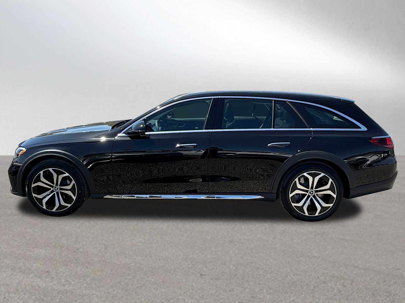 New 2025 Mercedes-Benz E 450 4MATIC All-Terrain Wagon image 2