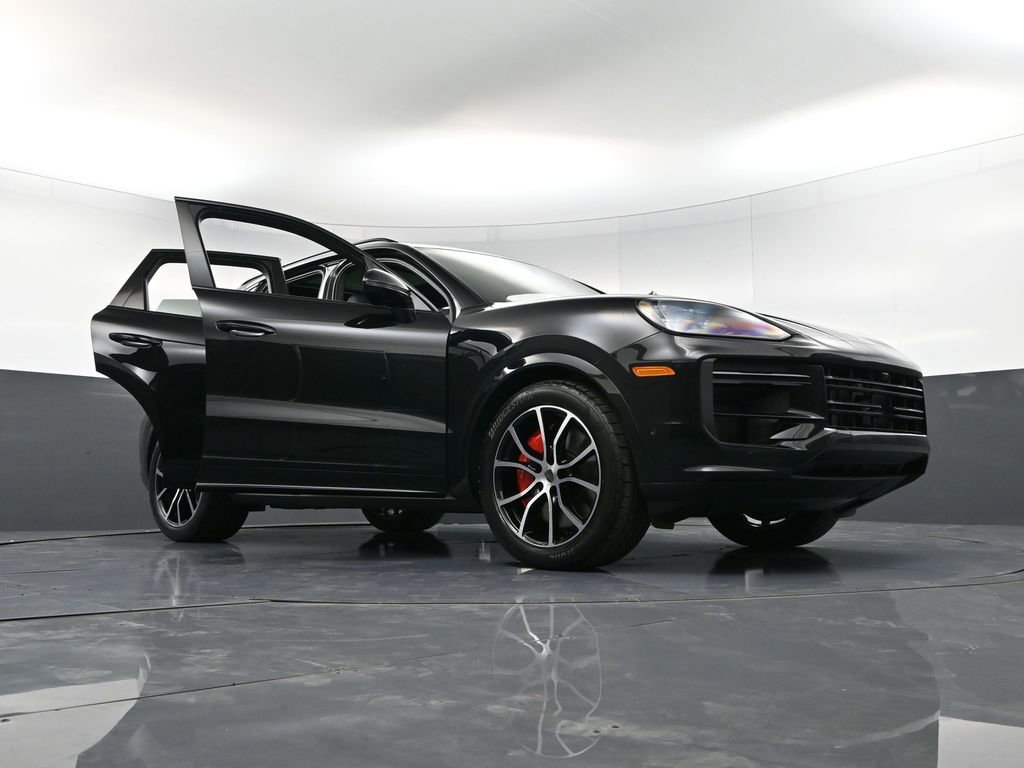 New 2026 Porsche Cayenne Turbo image 40