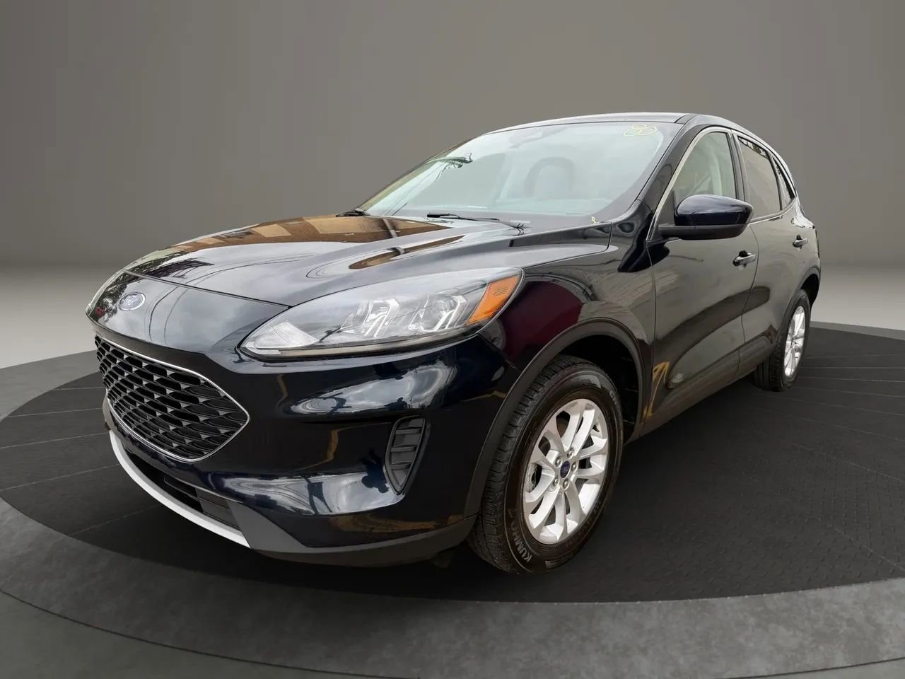 Used 2021 Ford Escape SE image 1