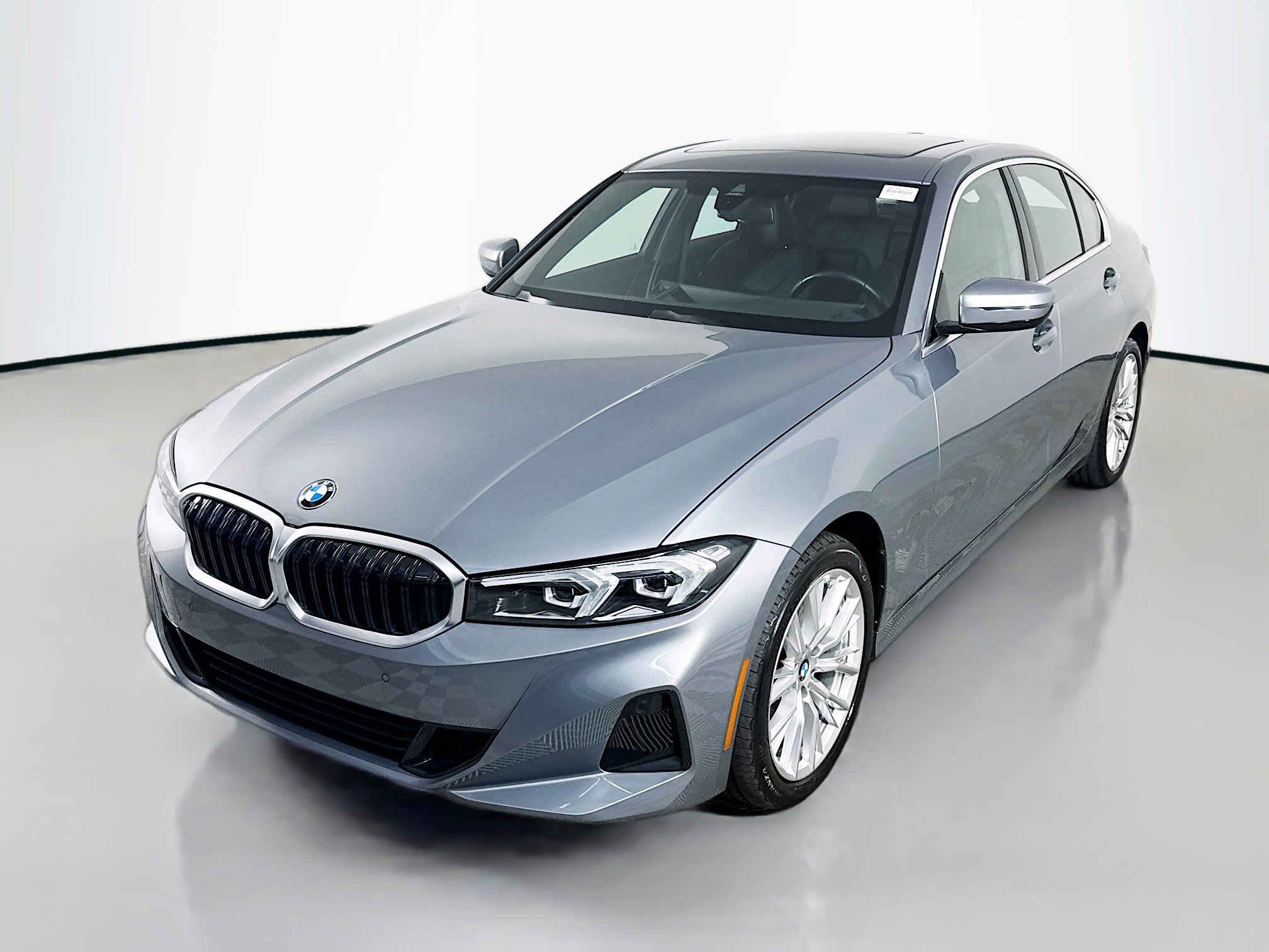Used 2024 BMW 330i Sedan w/ Convenience Package image 4
