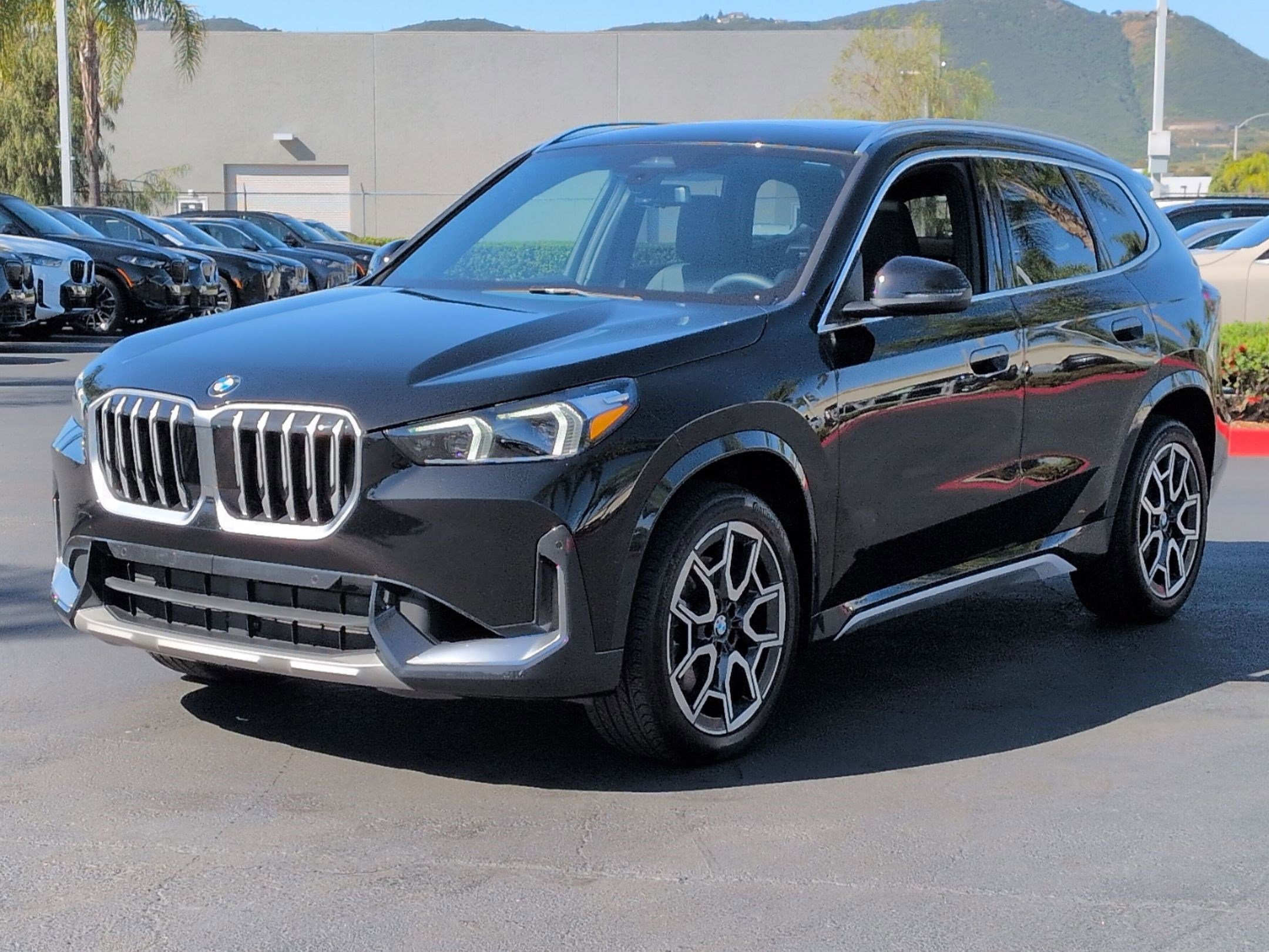 Used 2025 BMW X1 xDrive28i w/ Convenience Package AWD/4WD image 5