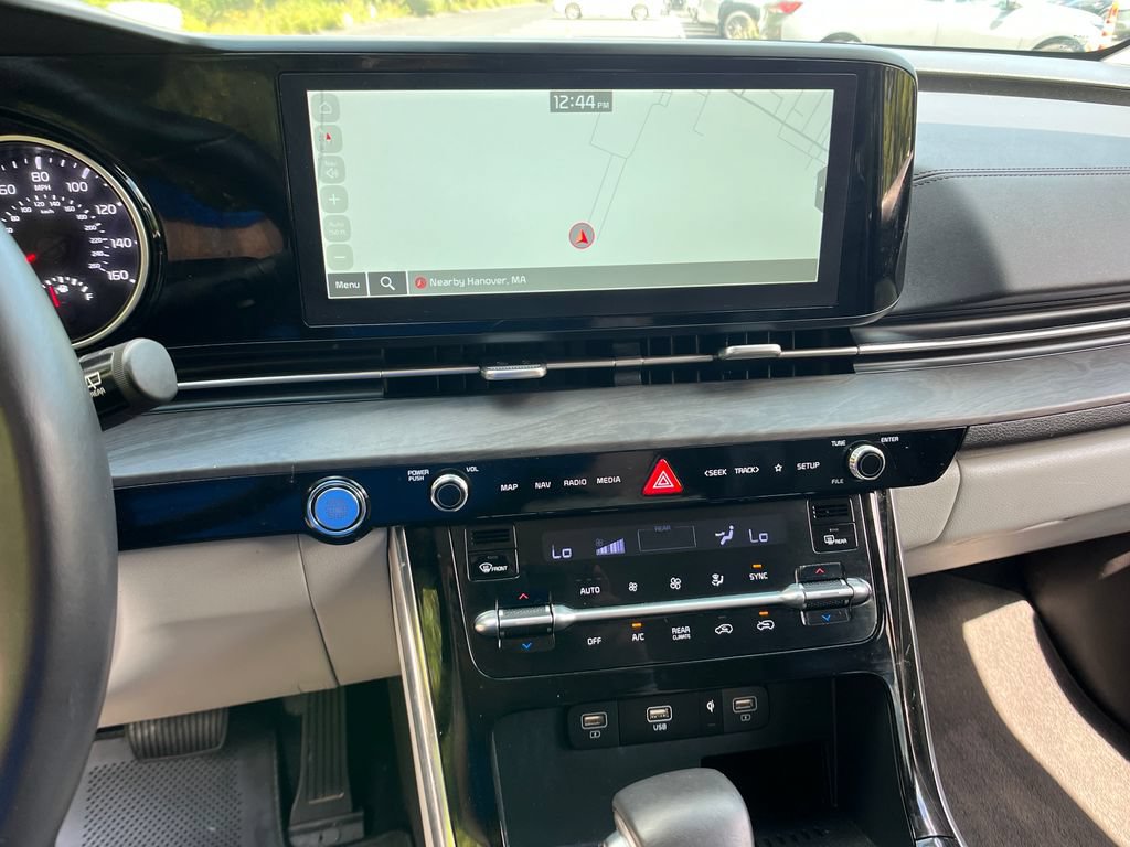 Used 2024 Kia Carnival EX FWD image 17