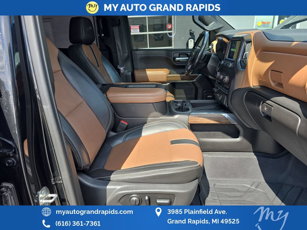 Used 2019 Chevrolet Silverado 1500 High Country w/ Technology Package AWD/4WD image 23