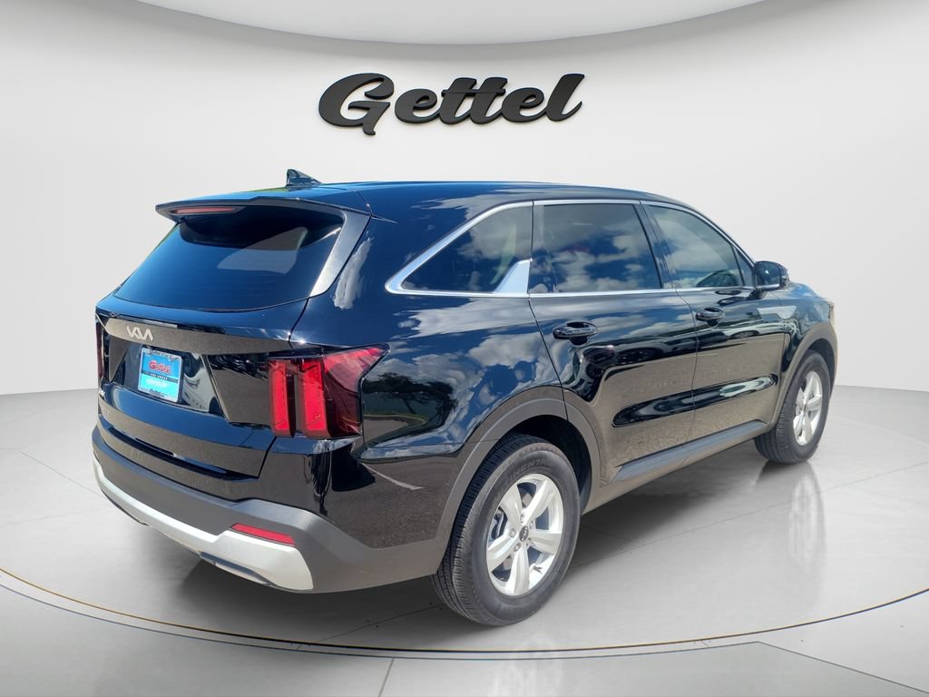 Used 2026 Kia Sorento LX FWD image 5