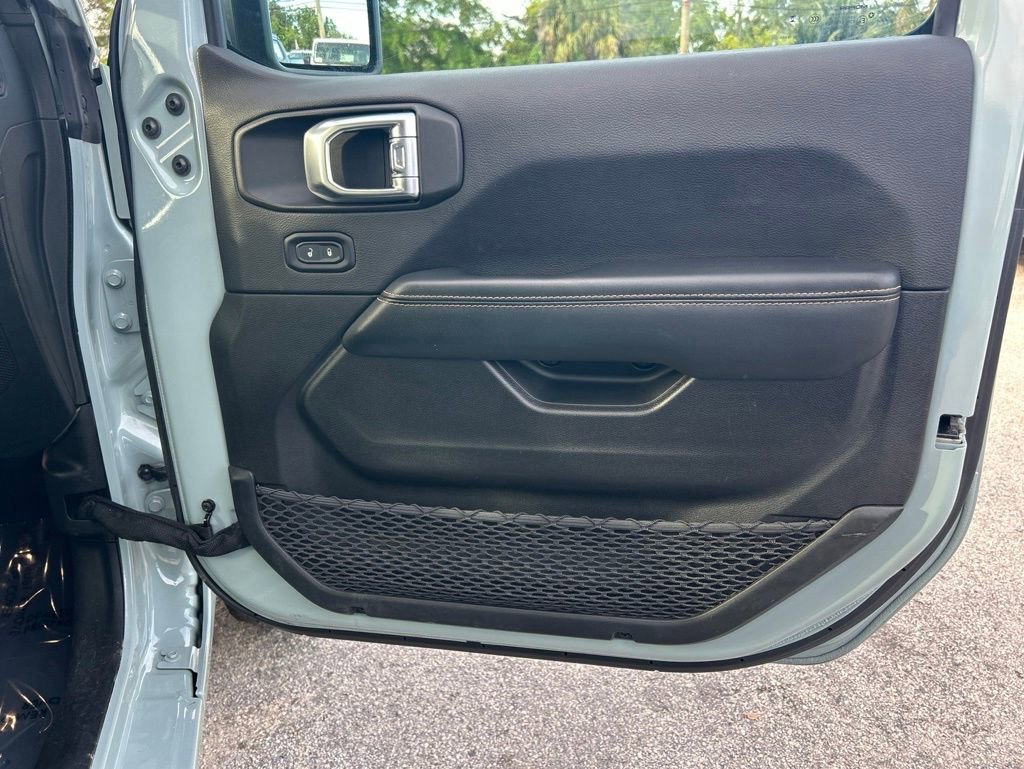 Used 2024 Jeep Wrangler Unlimited Sahara AWD/4WD image 27