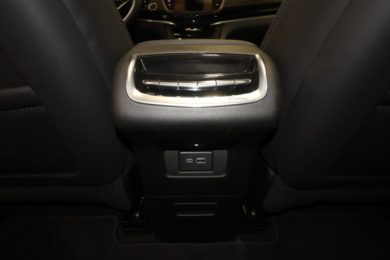 Certified 2025 Cadillac XT6 Sport w/ Platinum Package AWD/4WD image 30