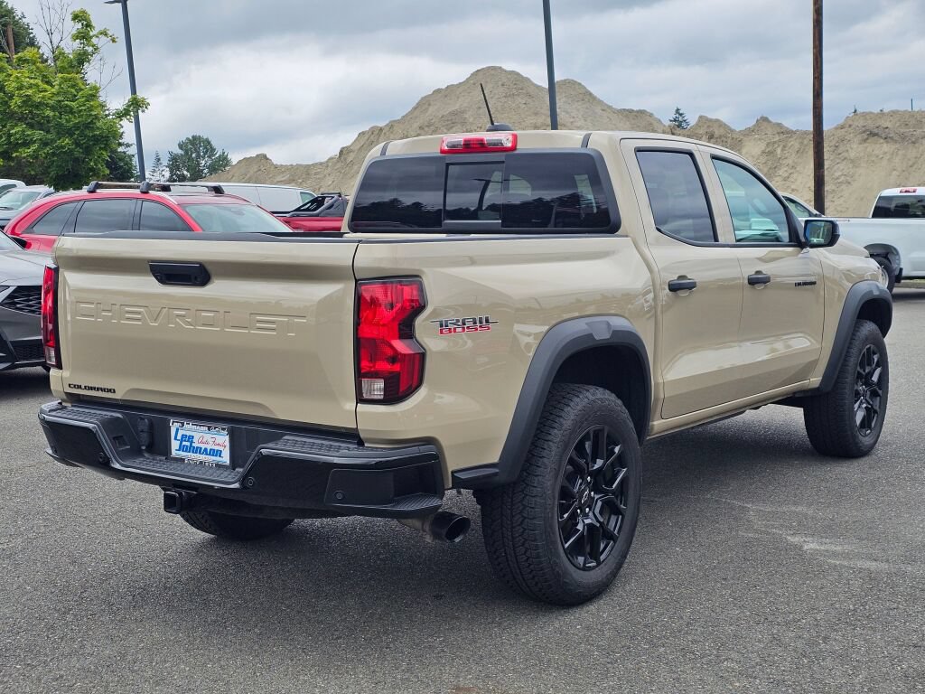 Used 2024 Chevrolet Colorado Trail Boss w/ LPO, Dark Essentials Package AWD/4WD image 5
