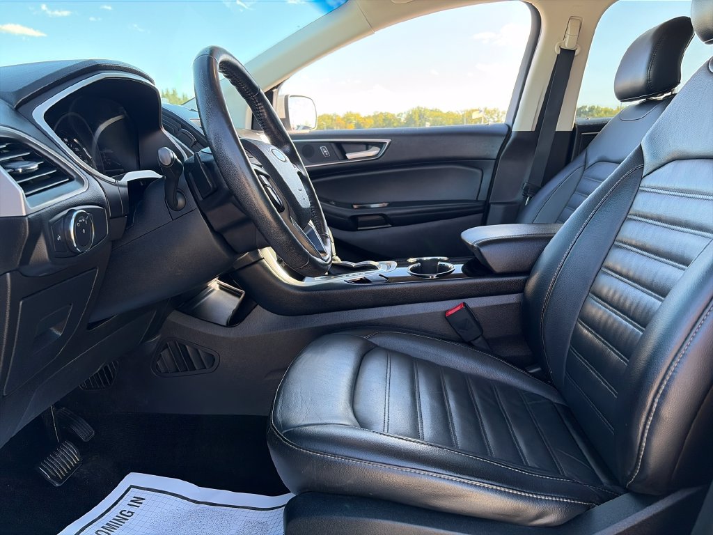 Used 2017 Ford Edge SEL w/ Equipment Group 201A AWD/4WD image 15