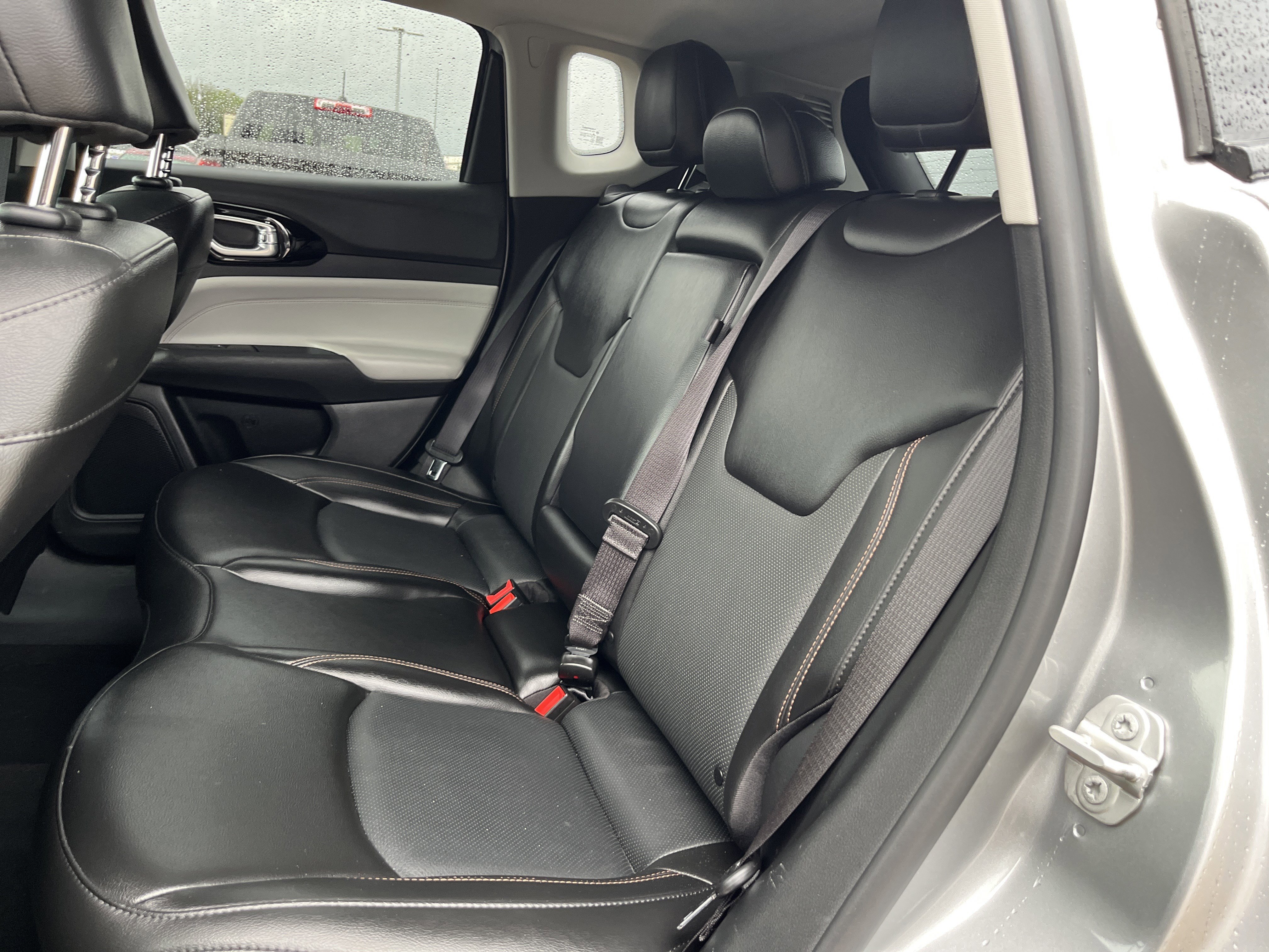 Used 2022 Jeep Compass Limited image 11