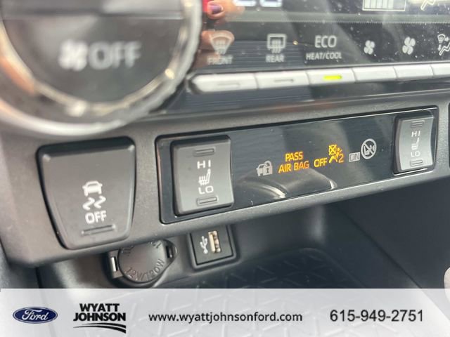 Used 2024 Toyota RAV4 XSE w/ Weather Package AWD/4WD image 36