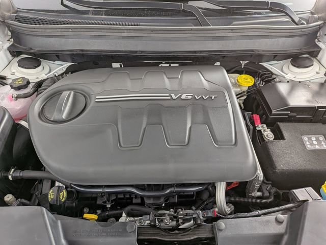 Used 2017 Jeep Cherokee Trailhawk w/ Cold Weather Group image 28