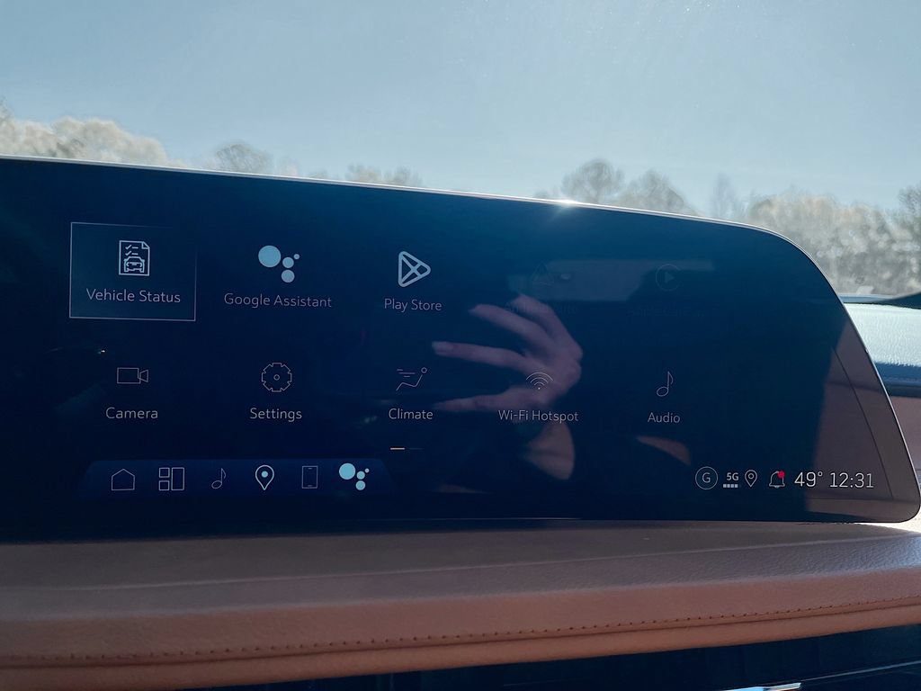 Certified 2025 Cadillac XT4 Premium Luxury w/ LPO, ONYX Package AWD/4WD image 14