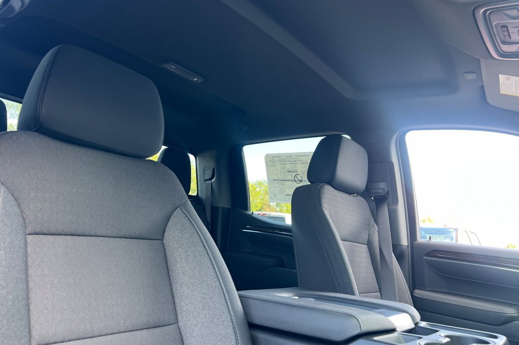 New 2026 GMC Sierra 1500 SLE image 13