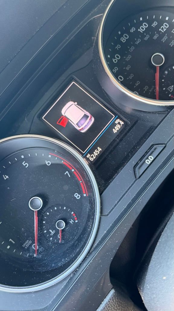 Used 2019 Volkswagen Tiguan S image 3