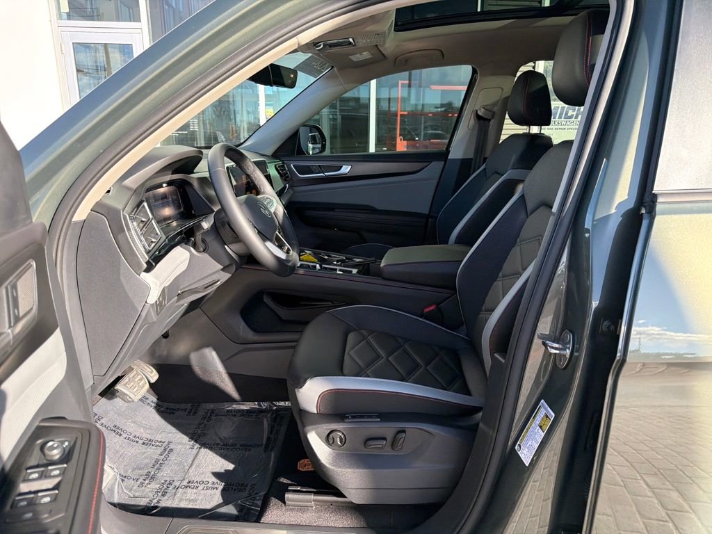 Certified 2024 Volkswagen Atlas Peak Edition SEL image 11