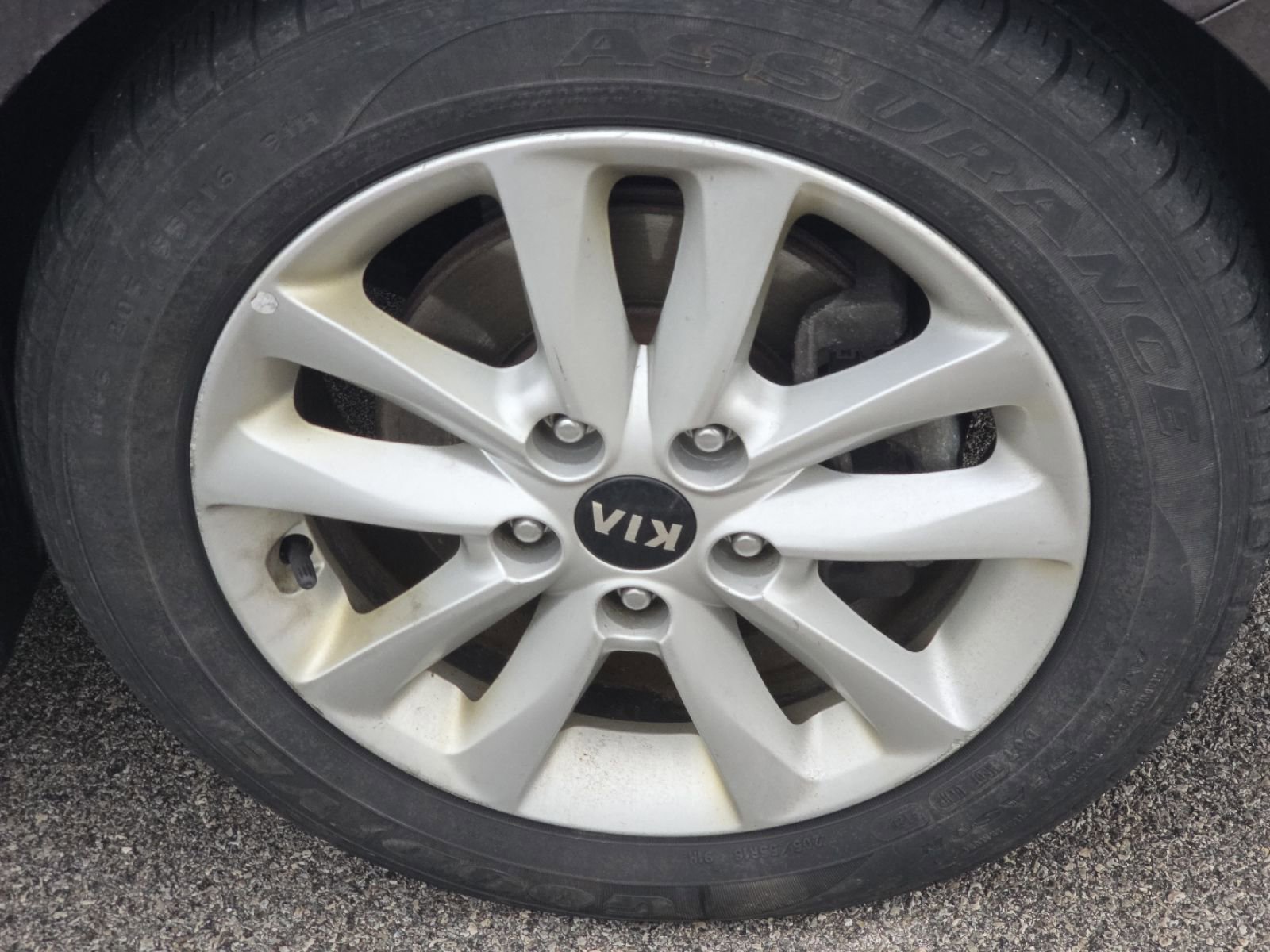 Used 2017 Kia Forte LX w/ LX Popular Package image 4