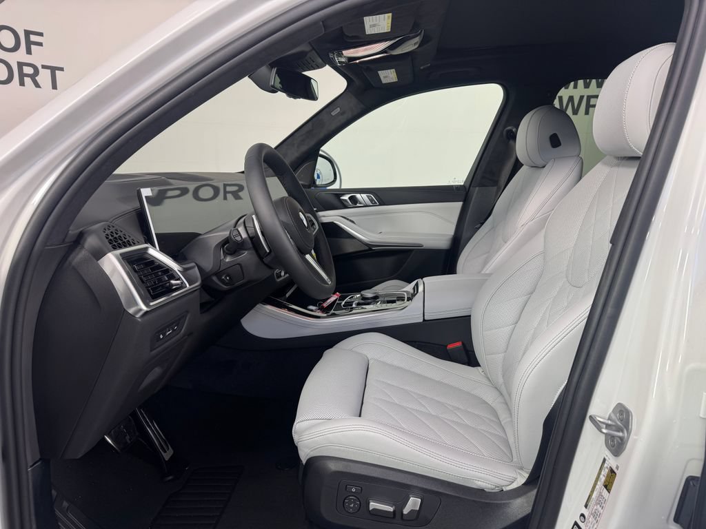New 2026 BMW X5 xDrive40i w/ M Sport Package AWD/4WD image 2
