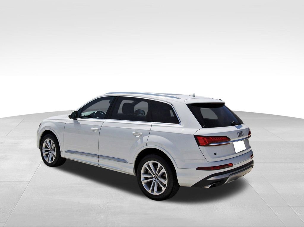 Used 2025 Audi Q7 3.0T Premium Plus image 3