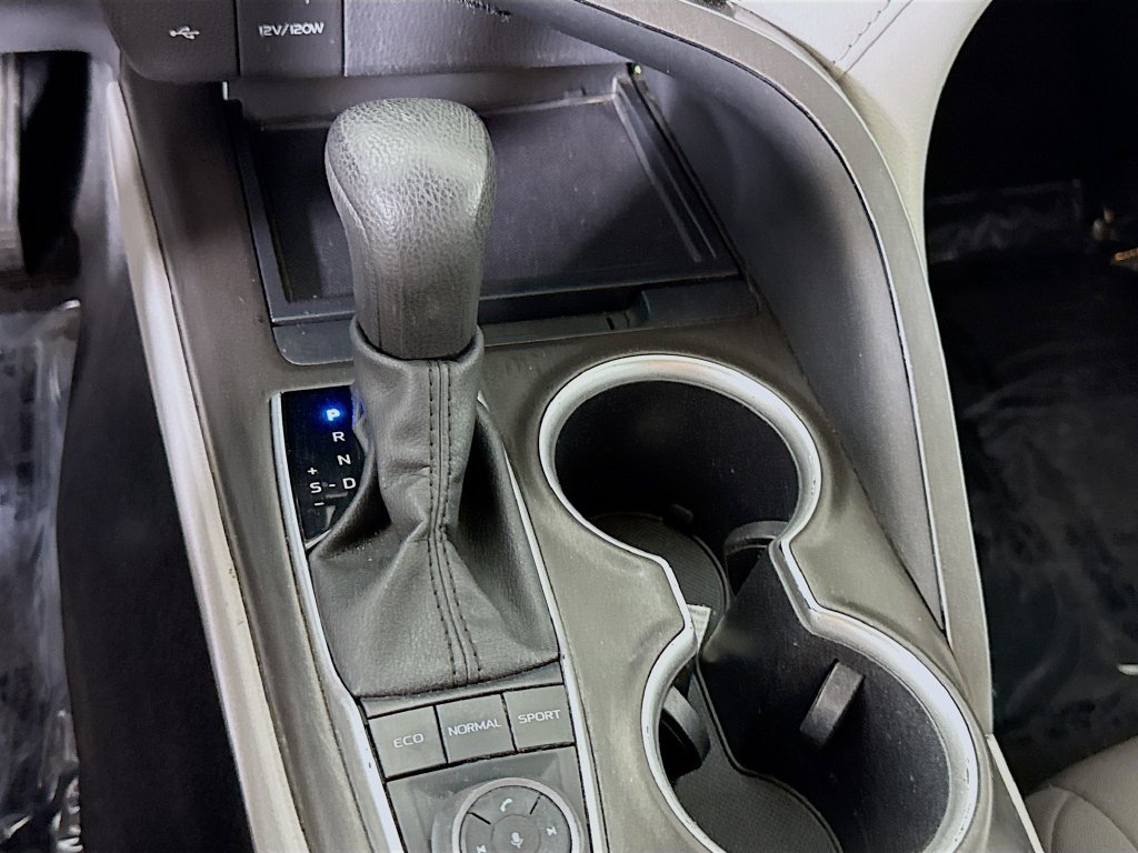 Used 2024 Toyota Camry LE w/ Convenience Package FWD image 8