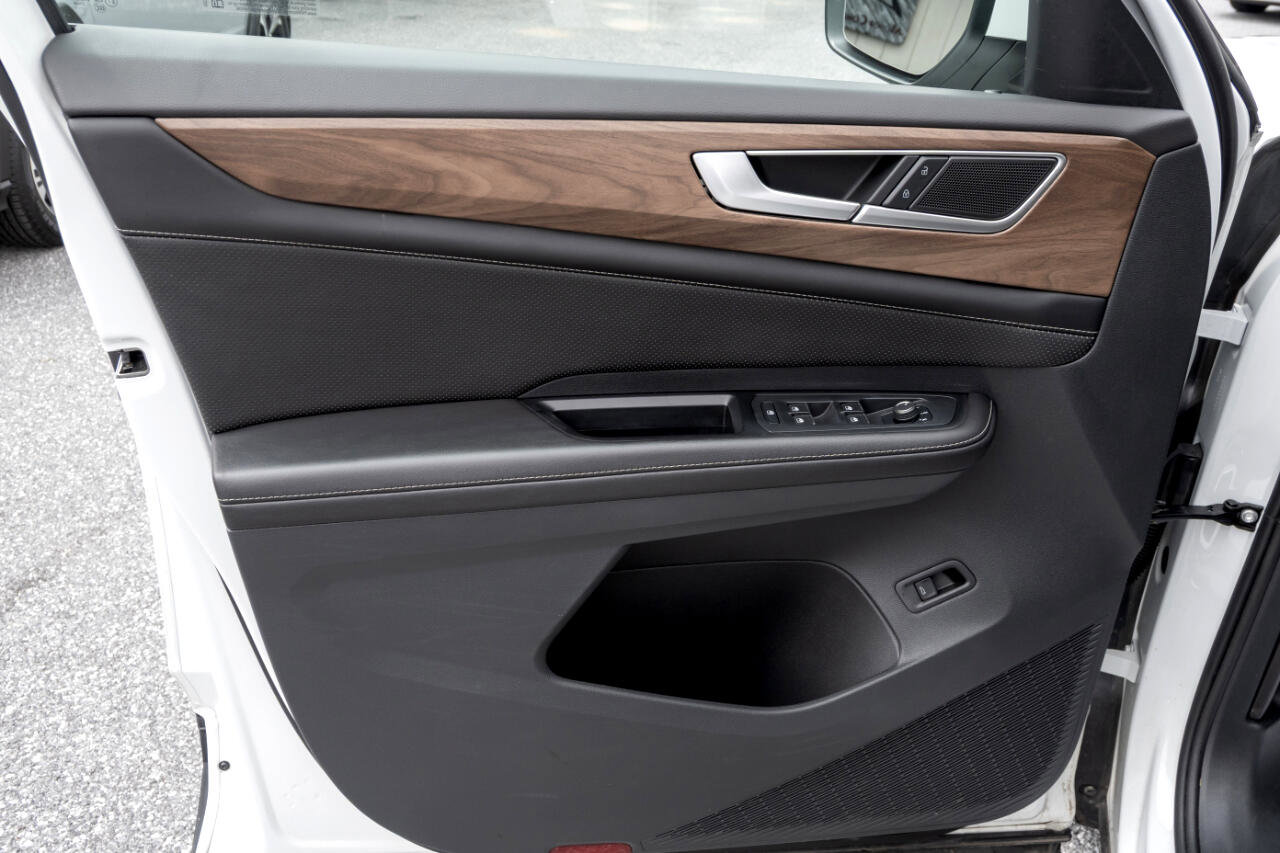 Used 2024 Volkswagen Atlas SE image 12