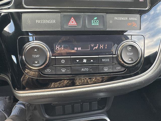 Used 2018 Mitsubishi Outlander SE image 22