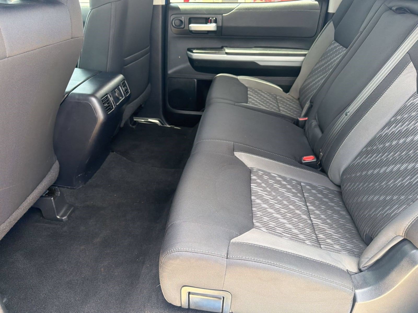 Used 2018 Toyota Tundra SR5 w/ SR5 Upgrade Package AWD/4WD image 23
