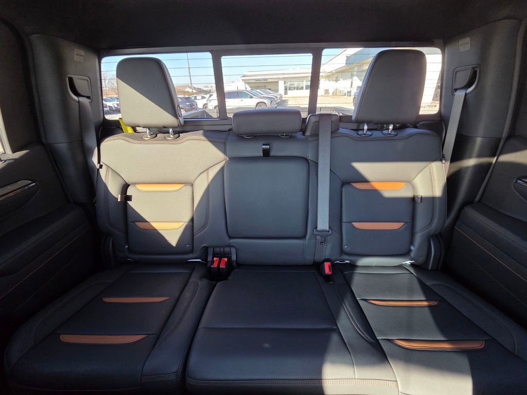 Used 2025 GMC Sierra 1500 AT4 w/ AT4 Premium Package image 27