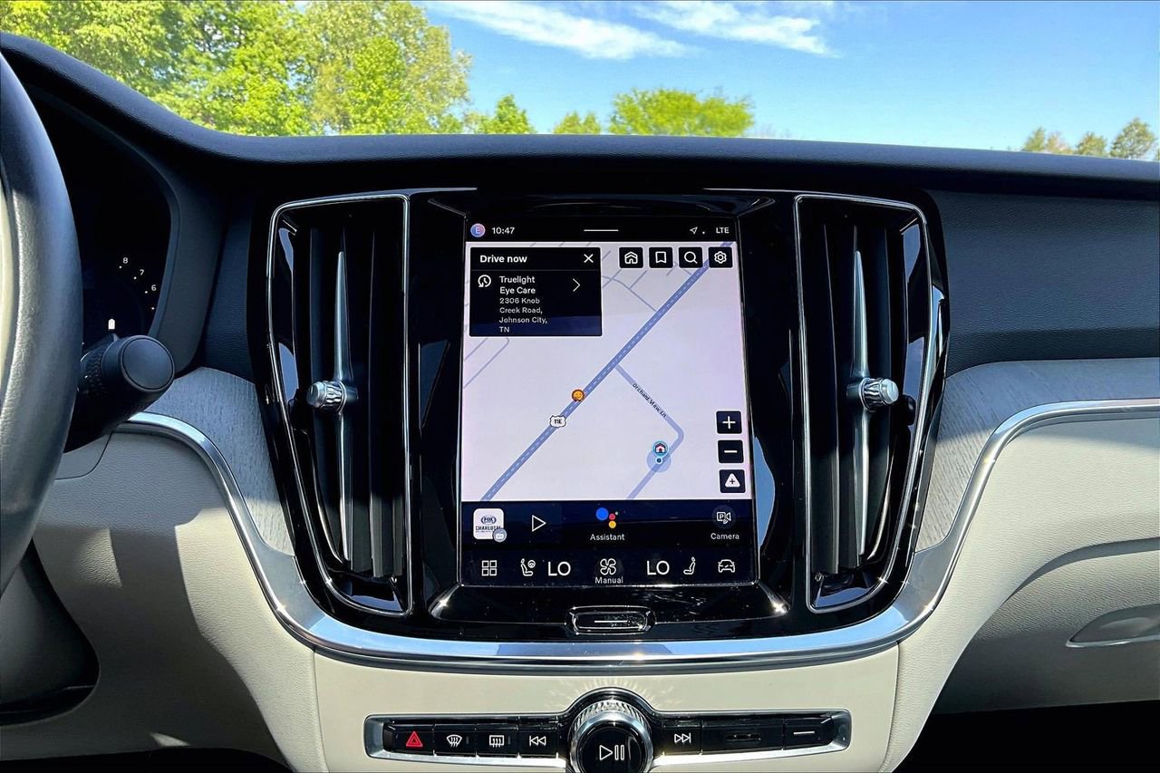 Used 2024 Volvo S60 B5 Plus w/ Climate Package image 13