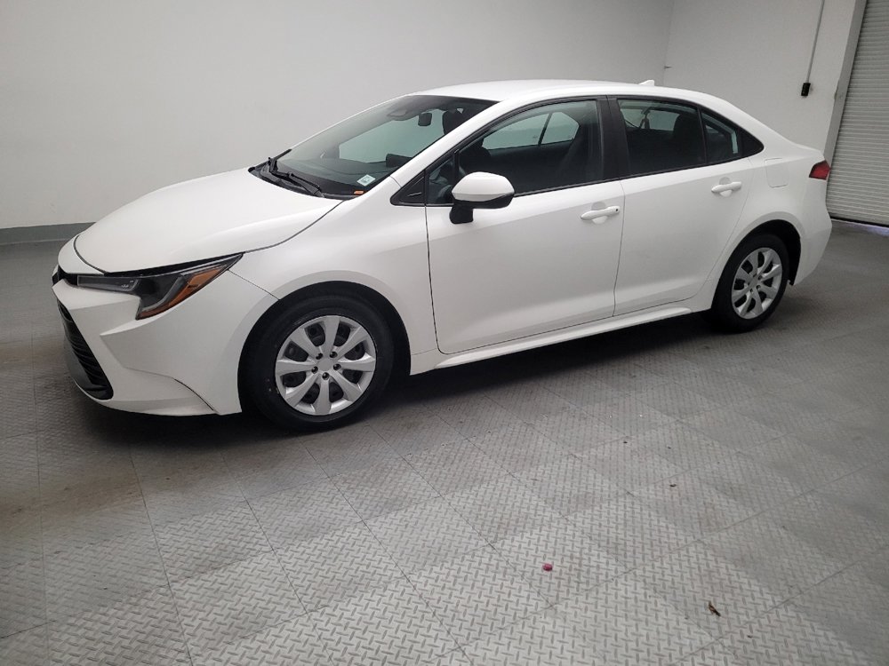 Used 2023 Toyota Corolla LE FWD image 2