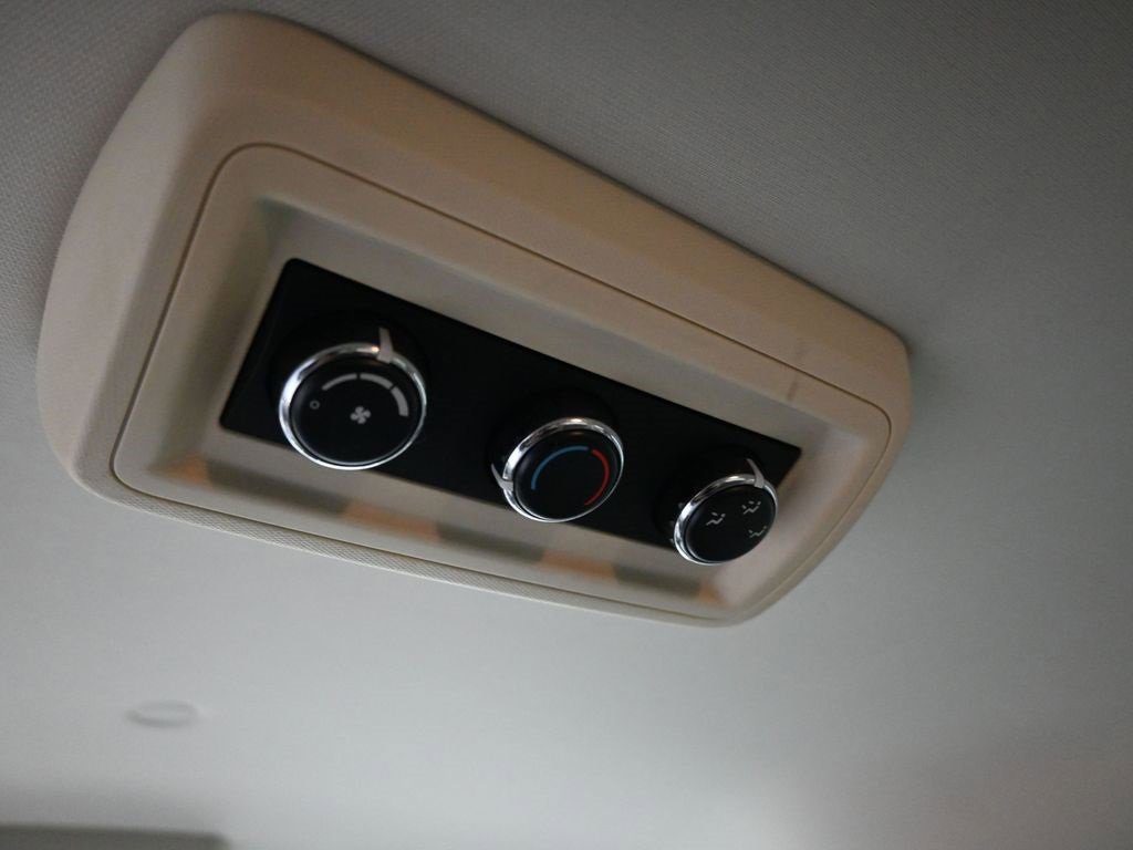 Used 2010 Dodge Grand Caravan SE w/ Climate Group image 19