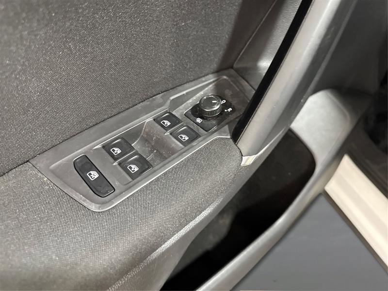 Used 2018 Volkswagen Tiguan S w/ Front Fog Lights Package AWD/4WD image 24