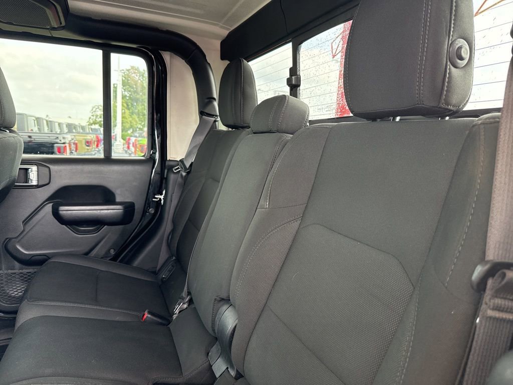 Used 2021 Jeep Gladiator Willys image 17